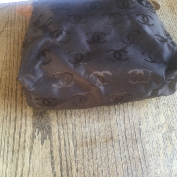 Chanel Bag ( not handbag) - Picture 4 of 9